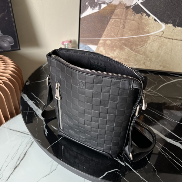 ルイヴィトンバッグ角部分ディテール